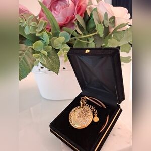 Elegant choker with sparkling stones from colaya